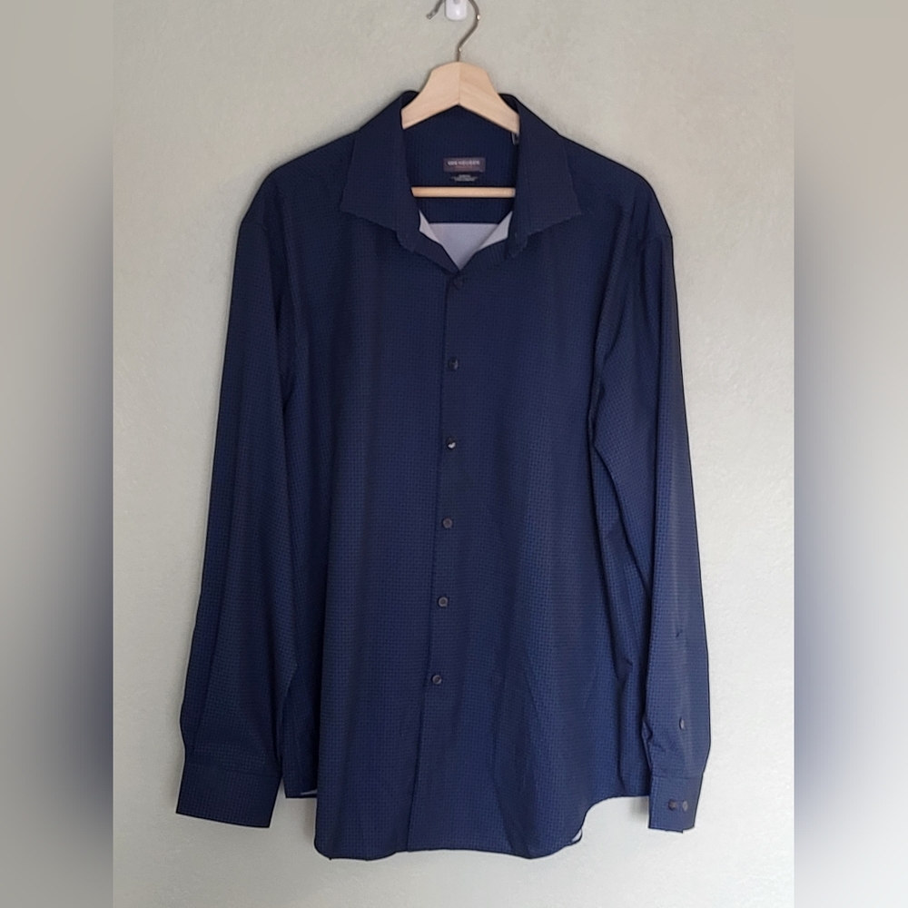 Van Heusen men's dress shirt